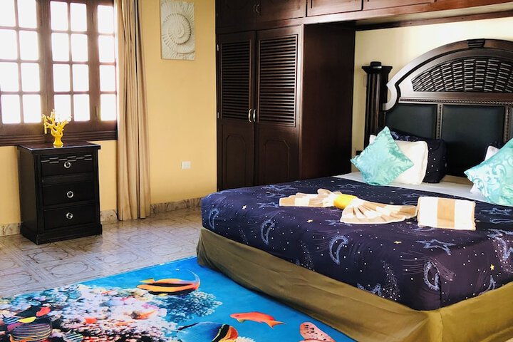 Room 12 of 170