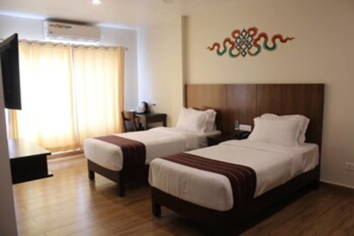 Room 7 of 8