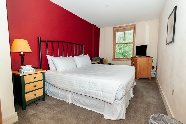 Room 5 of 172