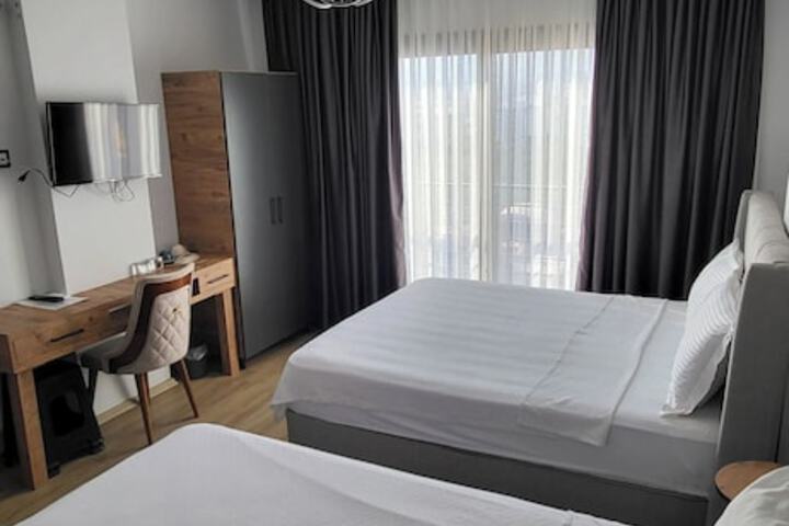 Room 5 of 17