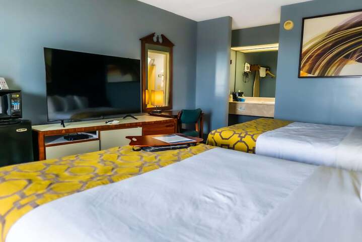 2 Queen Beds (10 of 35)