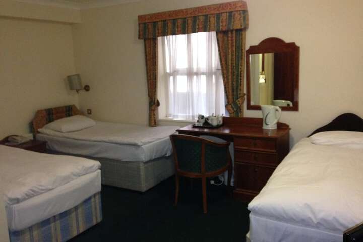 Room 12 of 21