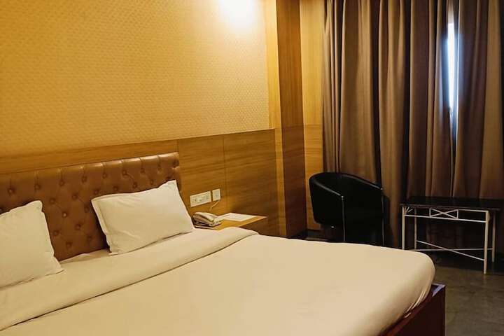 Room 16 of 28