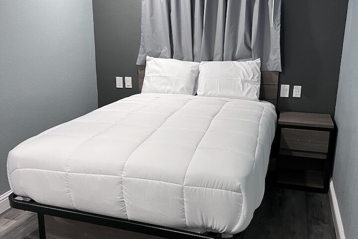 Premier Studio Suite King Bed (1 of 13)