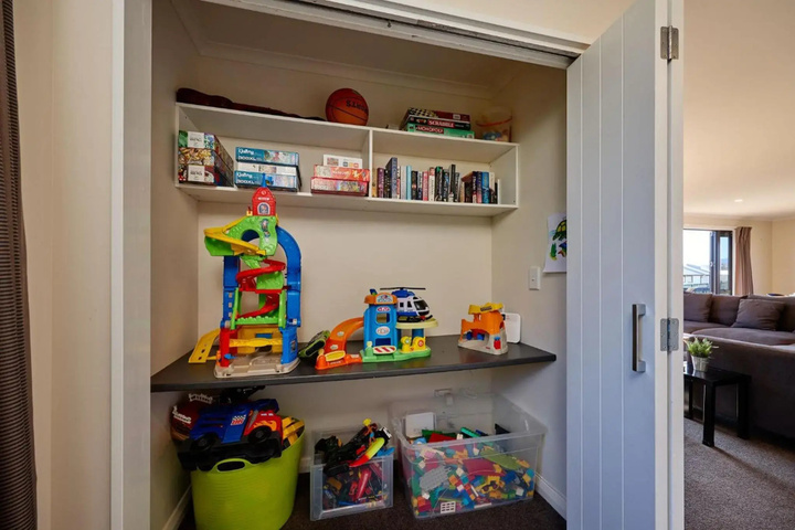 Room 10 of 15