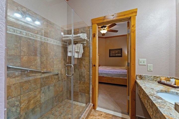 Room 47 of 82