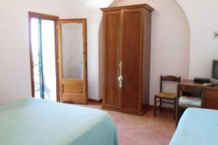 Room 105 of 119
