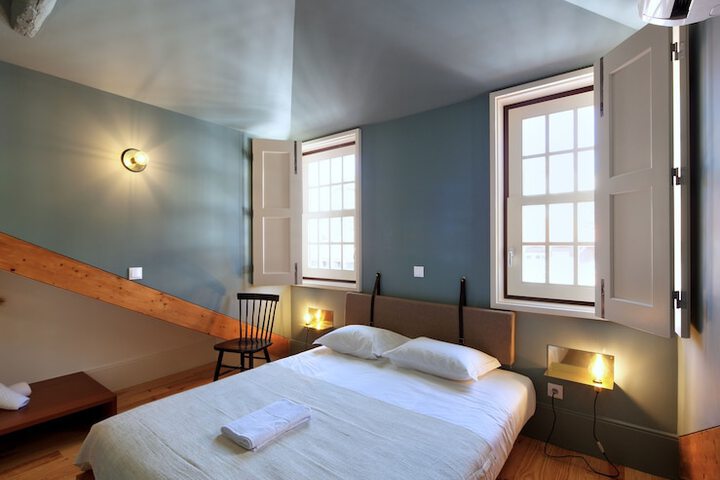Room 8 of 38