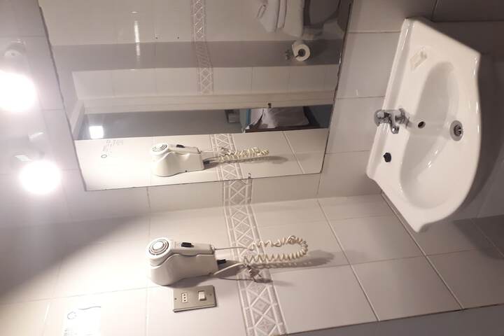 Room 16 of 26