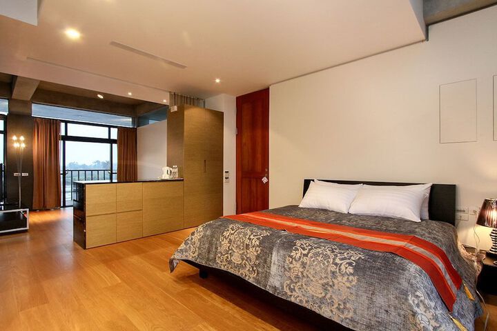 Room 5 of 43