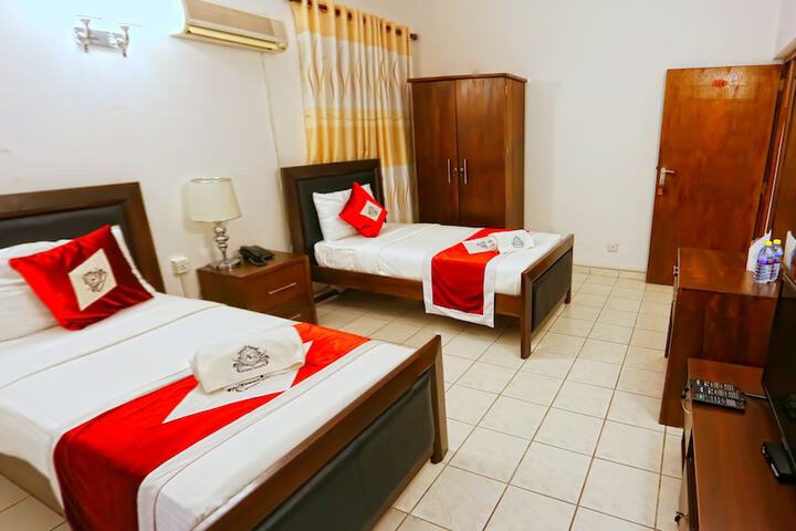 Room 18 of 33