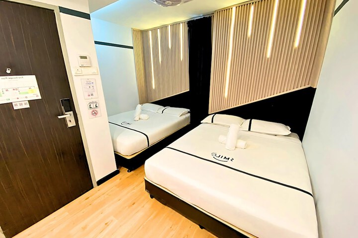 Room 11 of 37