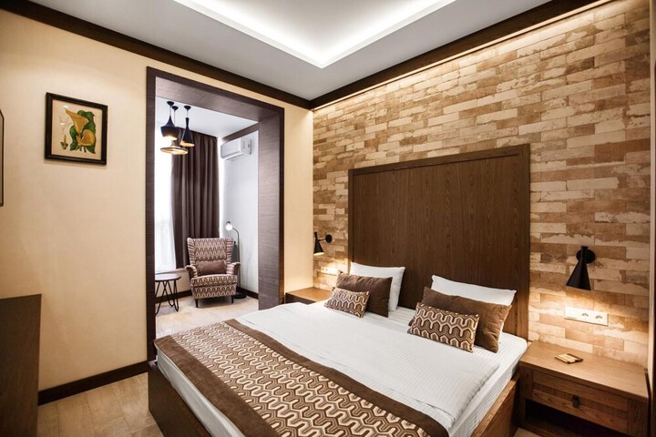 Room 14 of 34