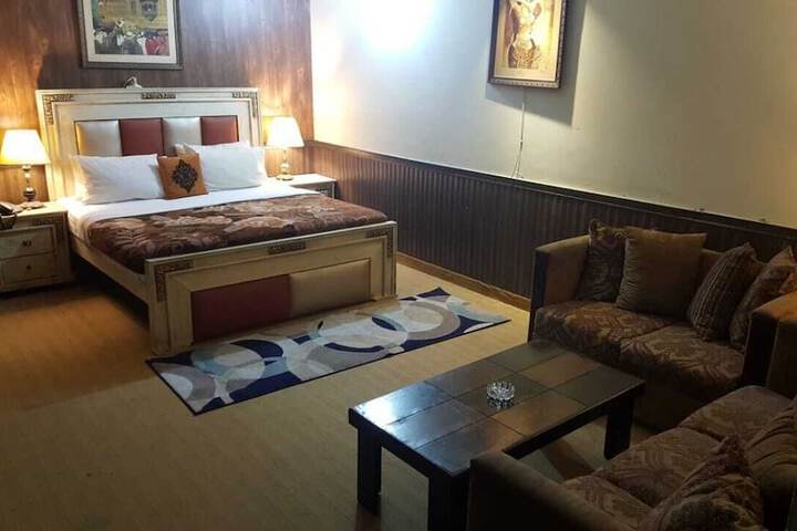 Room 6 of 15