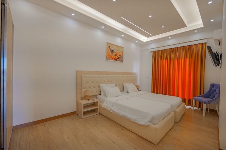 Room 72 of 119