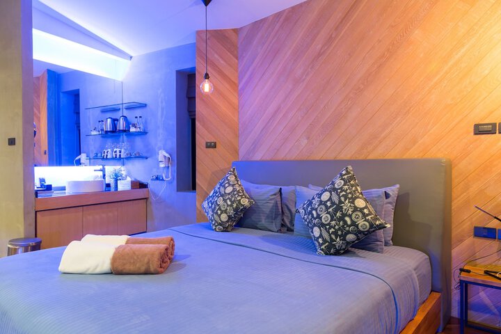 Room 15 of 170