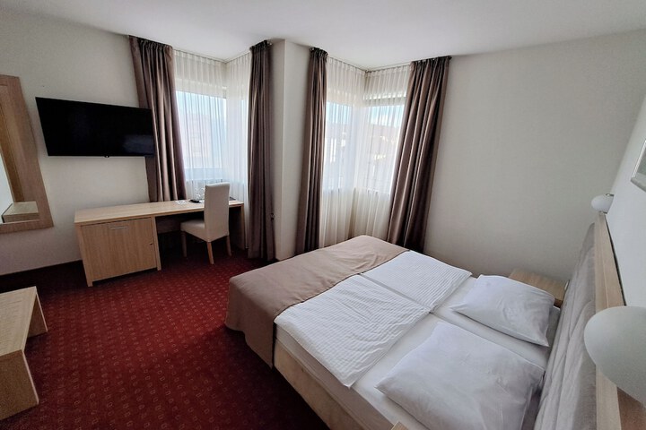 Room 21 of 87