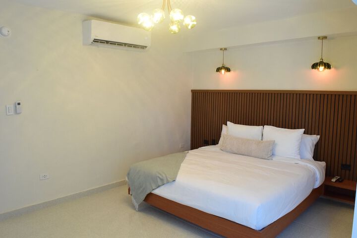 Room 5 of 123