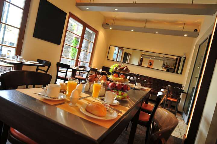 Breakfast/Coffee Service 25 of 37