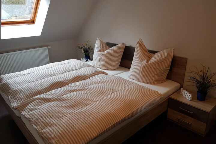 Room 4 of 51