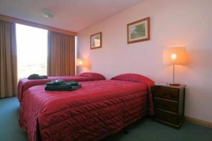 Room 9 of 25