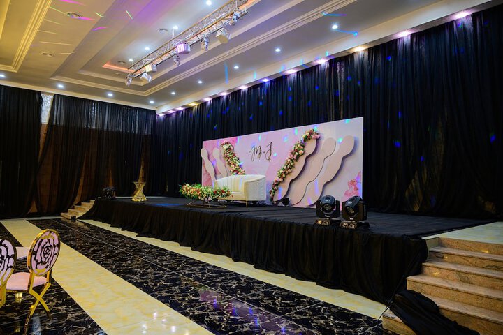 Ballroom/Hall 121 of 166