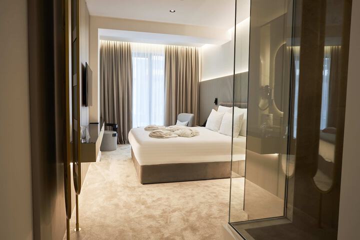 Room 27 of 58