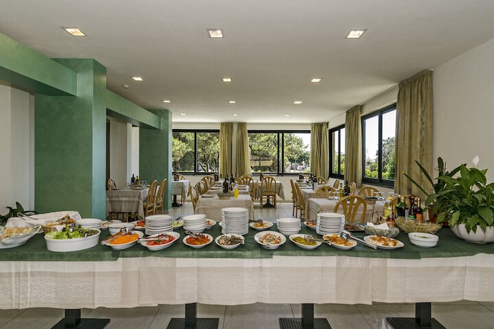 Dining 23 of 40