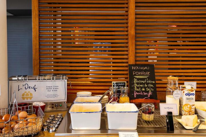 Breakfast area