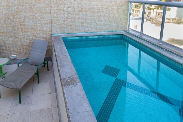 Pool 62 of 109