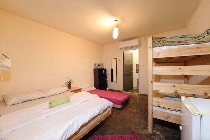Room 21 of 65