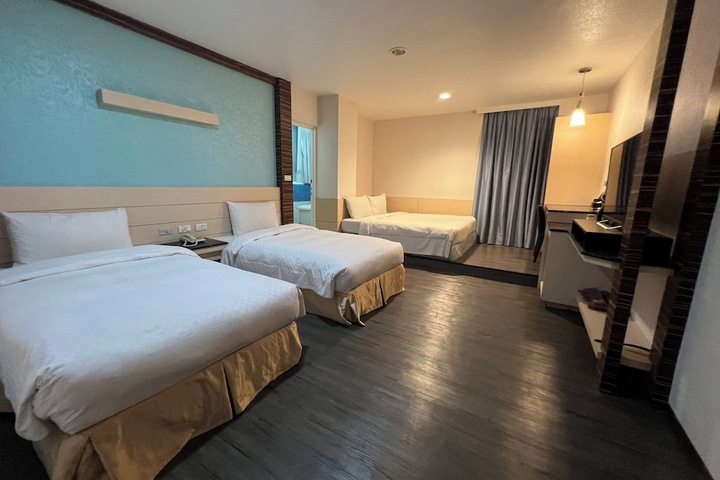 Room 16 of 48