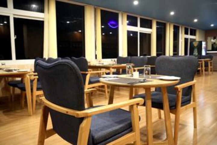 Dining 36 of 37