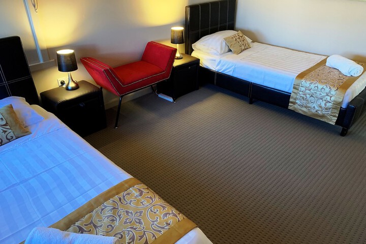 Room 6 of 60