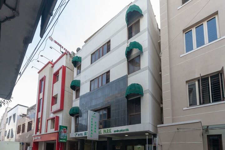 OYO 16890 HOTEL SRM CENTRAL PARK
