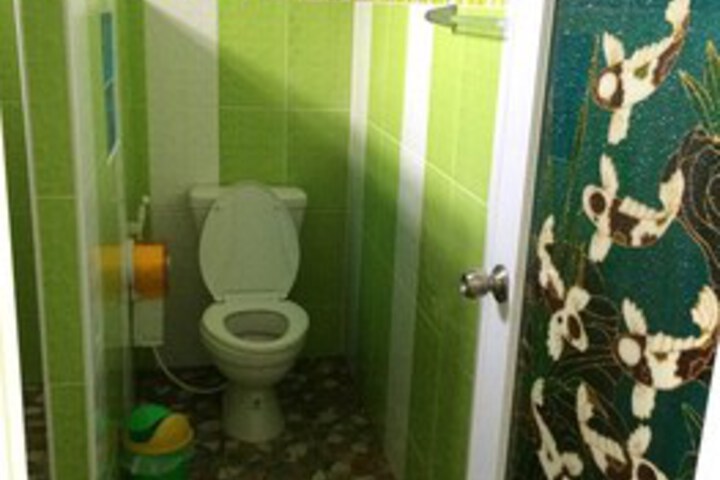 Room 2 of 25