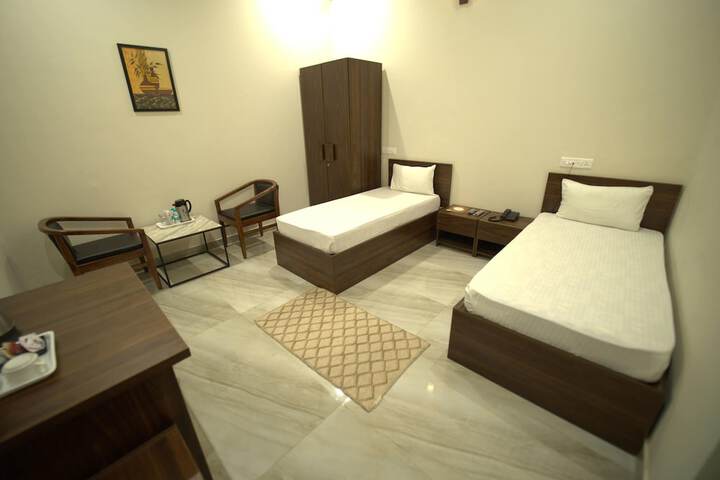 Room 7 of 10