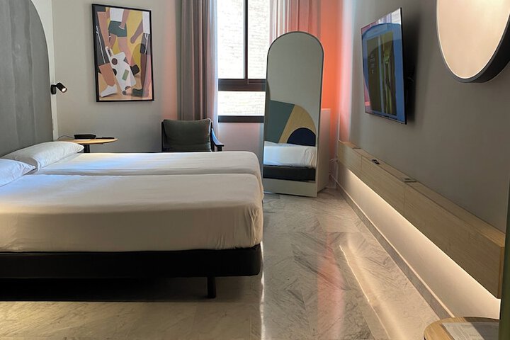 Room 26 of 265
