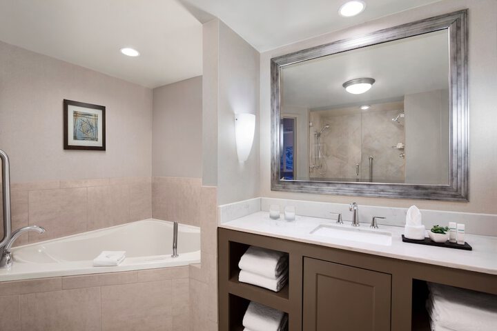 Jetted tub