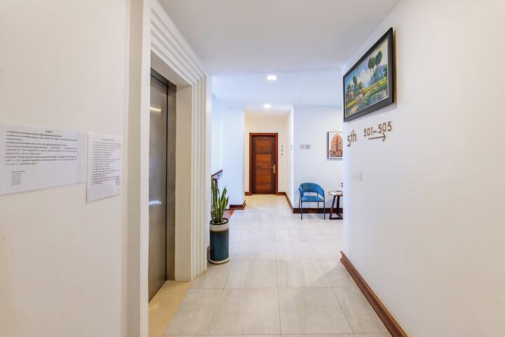 Ballroom/Hall 171 of 211