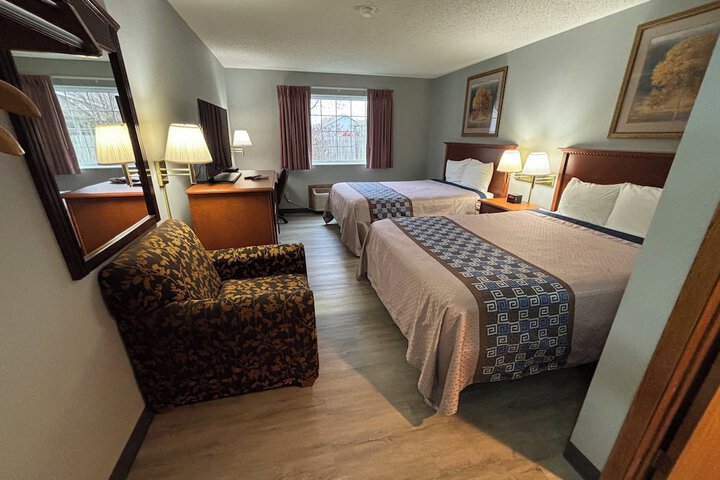 Room 13 of 28