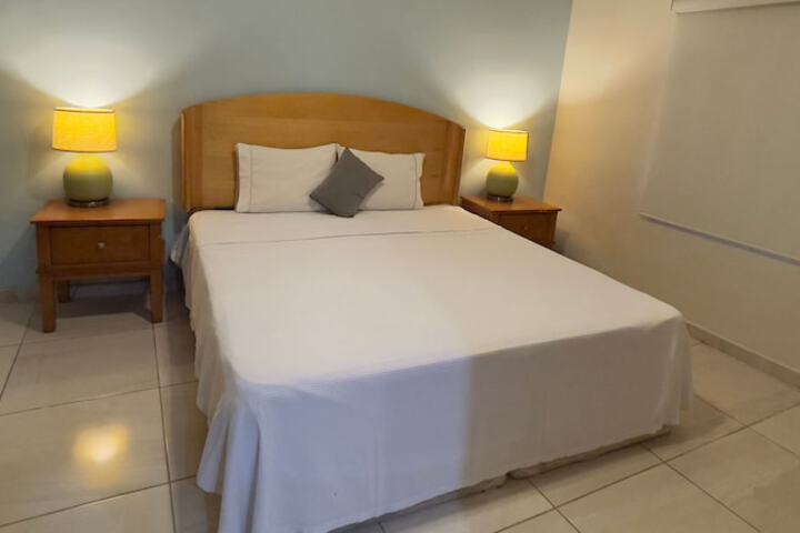Room 9 of 40