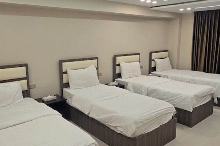 Room 15 of 37
