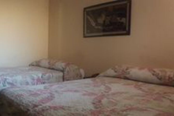 Room 11 of 28