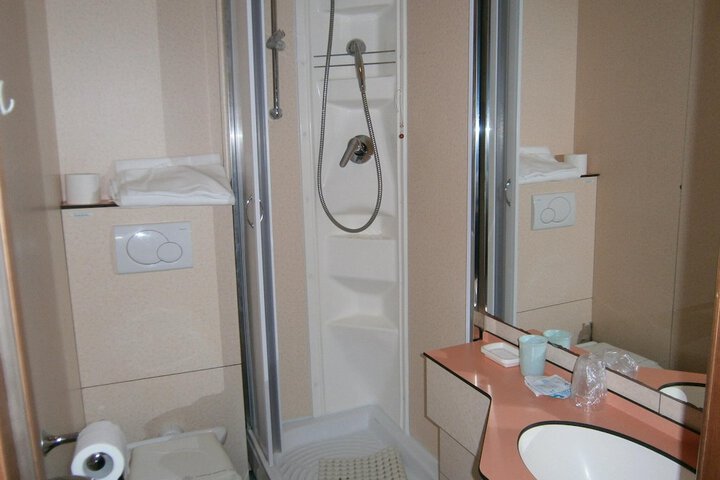Room 21 of 46
