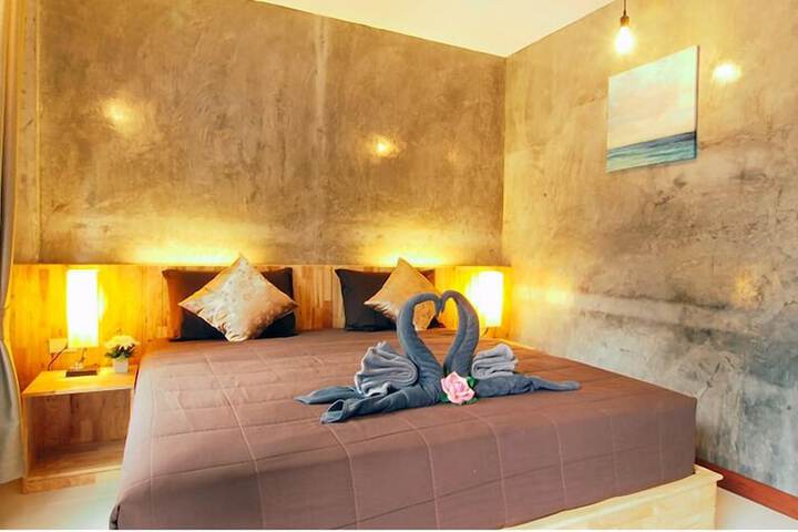 Room 13 of 80