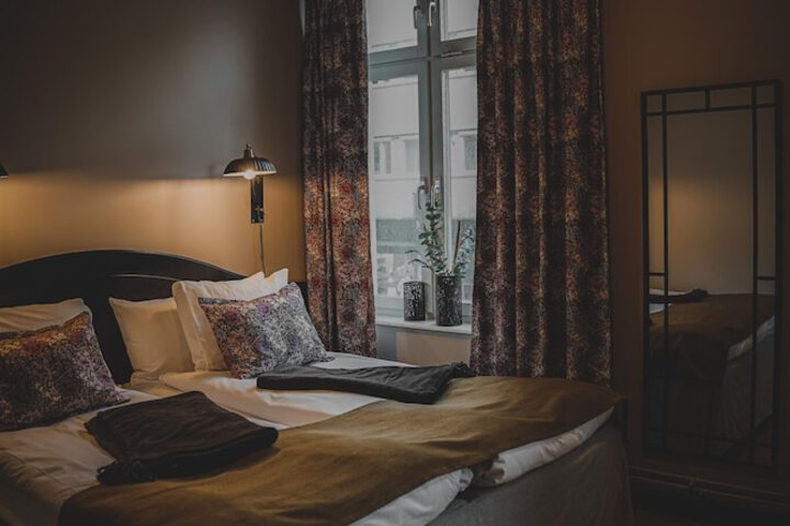 Room 53 of 86