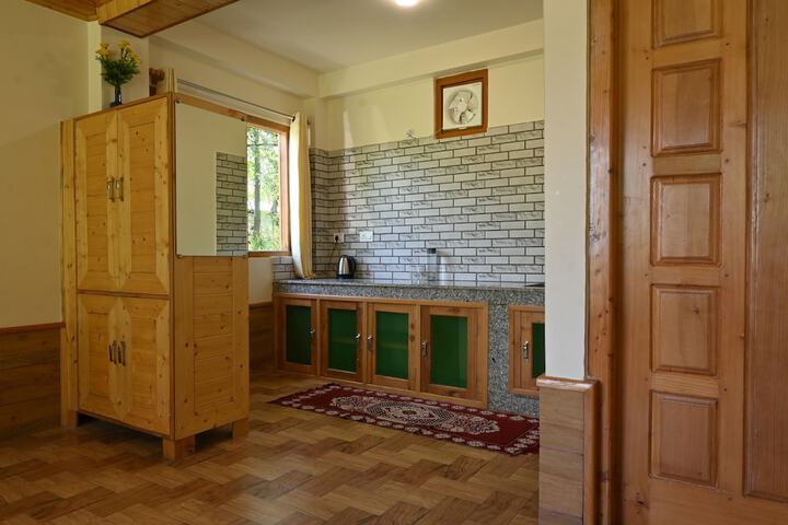 Room 15 of 38