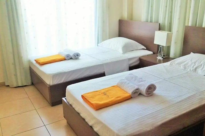 Room 2 of 16