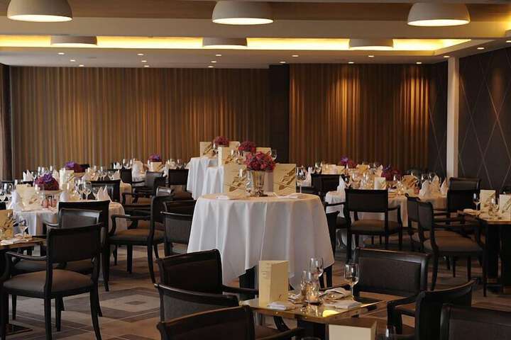 Ballroom/Hall 46 of 58